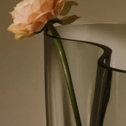 Gabriel Tan New Aer Vase